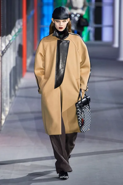 Look 9